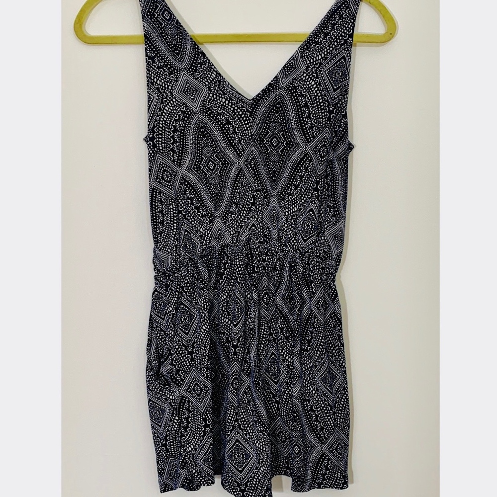 H&M Navy and White Patterned Romper; S - Picture 3 of 6